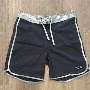 Patagonia Men's Black and Tan Board Shorts